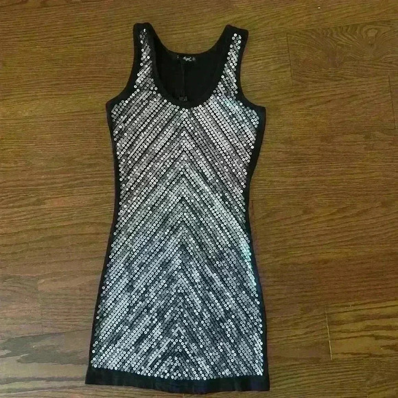 New with Tags Sequin Bodycon Mini Tube Dress Size Medium Party Date Night Disco - Picture 7 of 7